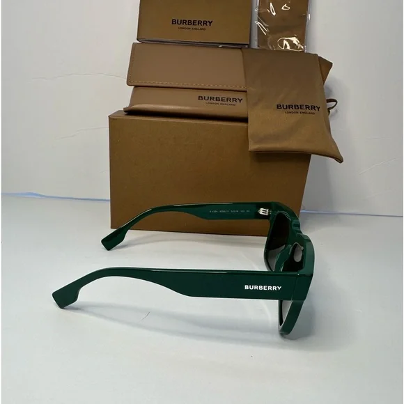 New Auth Burberry Hayden BE4394 Sunglasses Green Dark Green 54mm New & Authentic